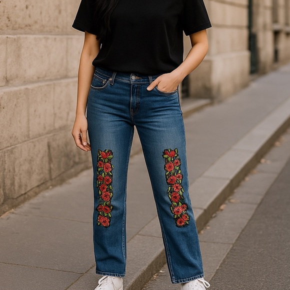 LOYAL MUSE Embroidered Blue Jeans for Women Sz 14 Red Blue - Picture 3 of 9